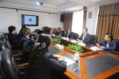 財鑫金控組織黨員觀(guān)看崗位廉政風(fēng)險警示教育片